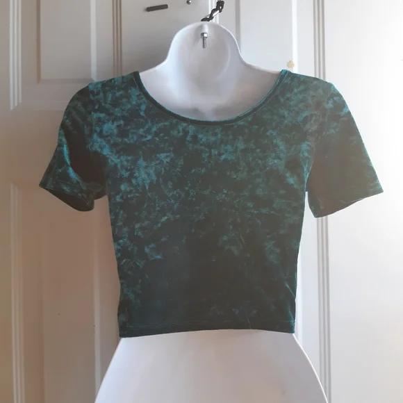 Green Velvet Crop - Picture 4 of 6